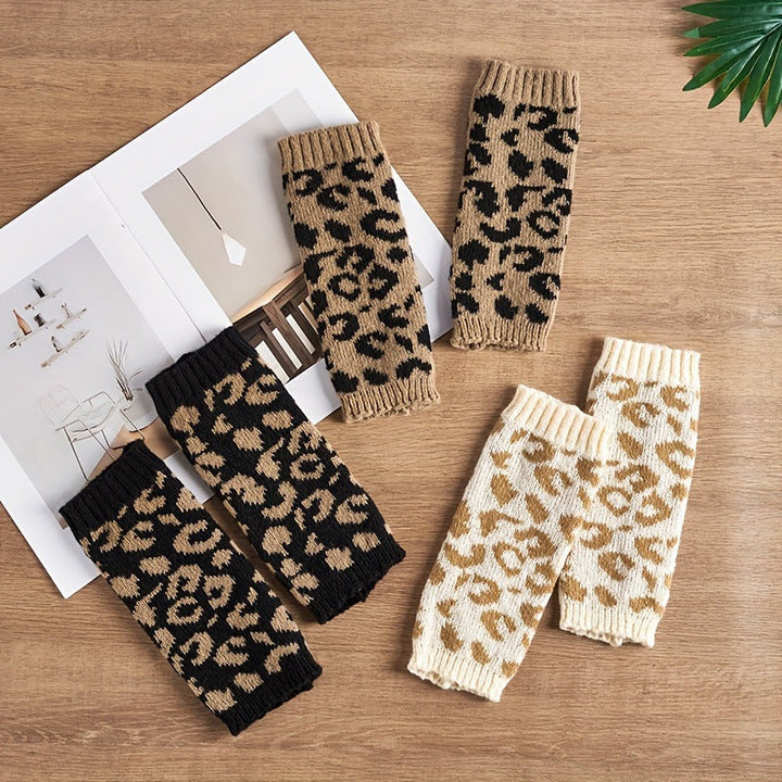 Warm Leopard Print Gloves