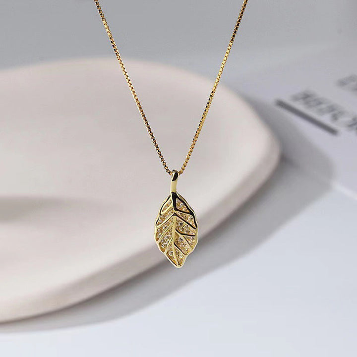 Leaf Pendant Necklace