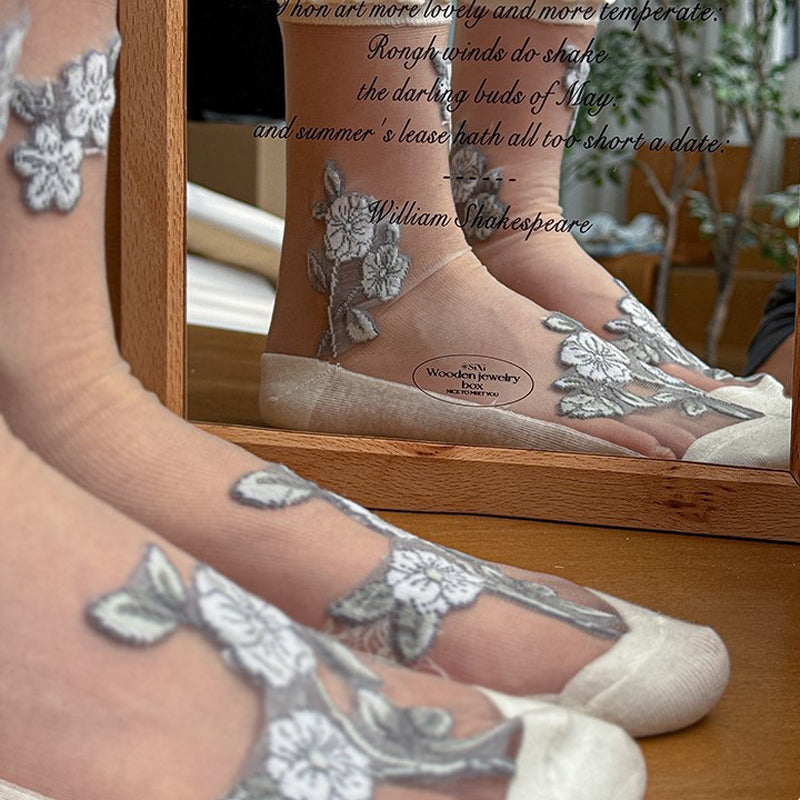 Breathable Flower Embroidered Socks