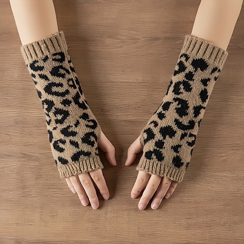 Warm Leopard Print Gloves
