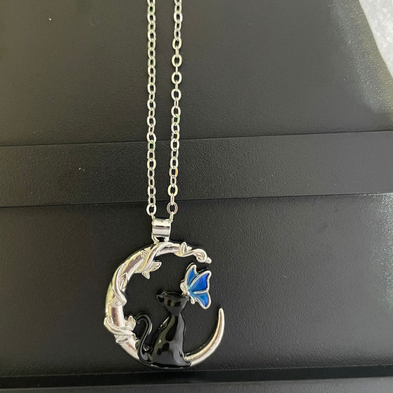 Creative Cat Pendant Necklace