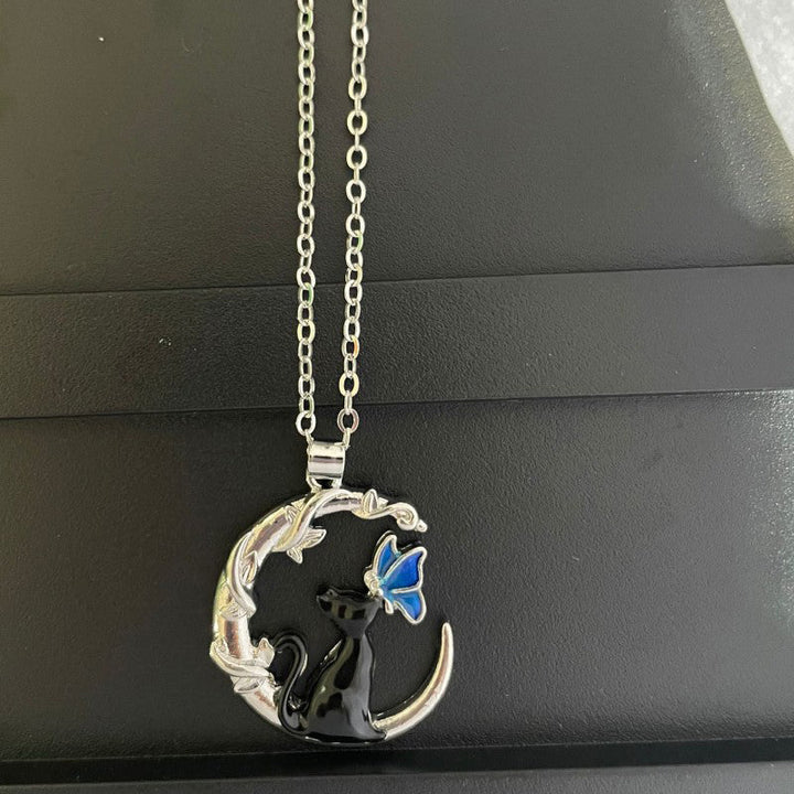 Creative Cat Pendant Necklace