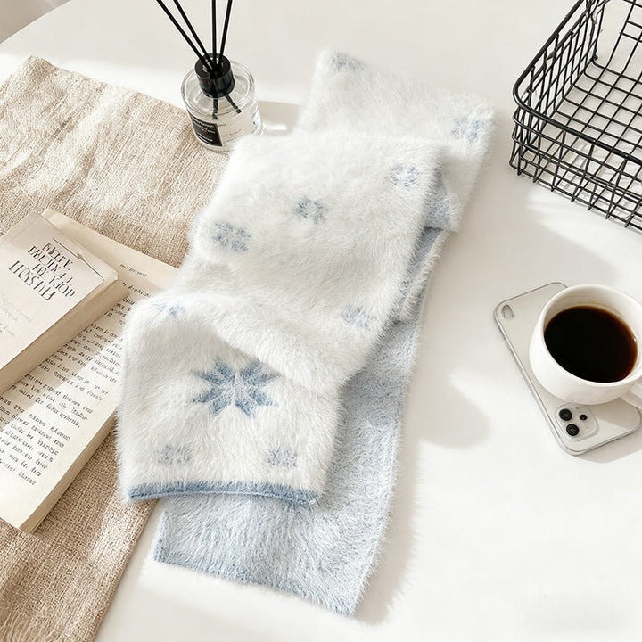 Warm Snowflake Pattern Scarf