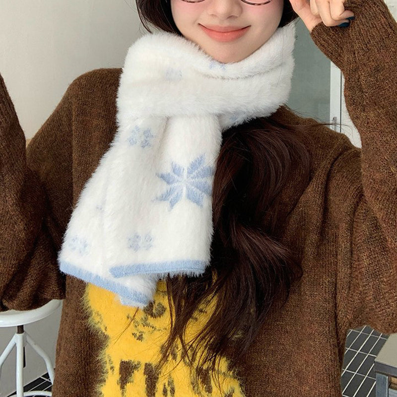 Warm Snowflake Pattern Scarf