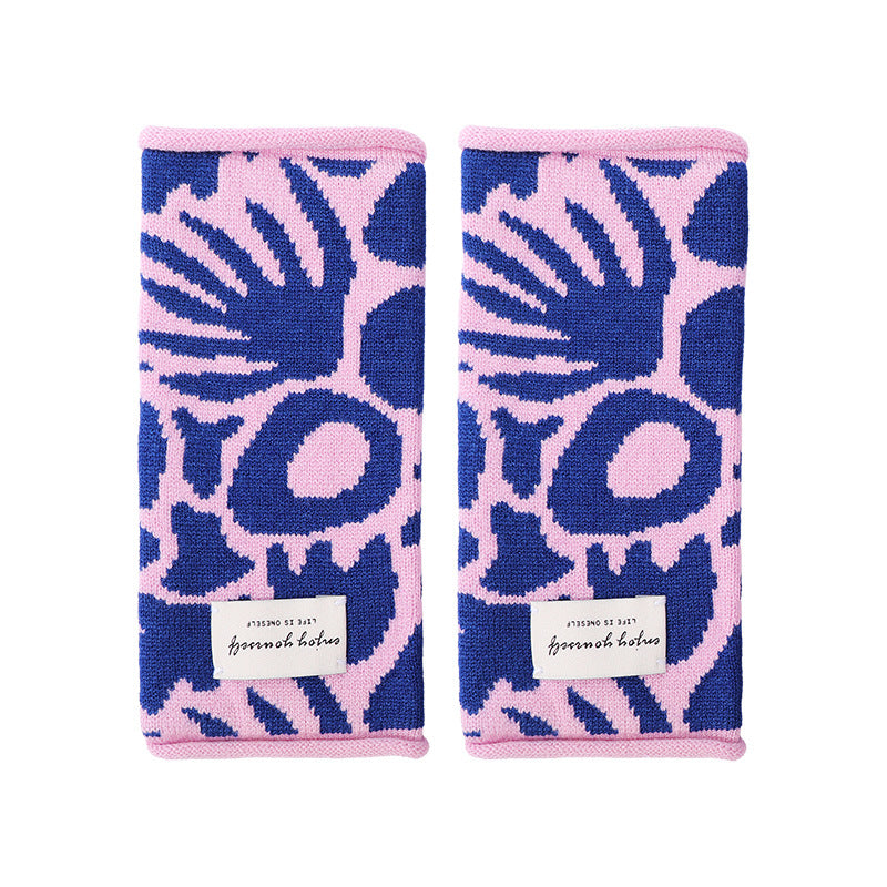 Geometric Warm Gloves
