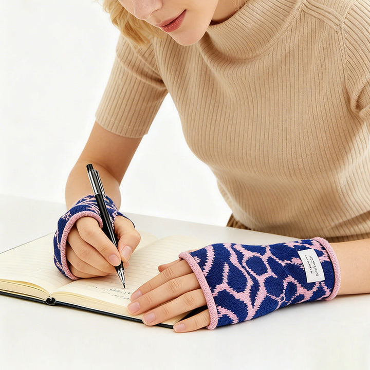 Geometric Warm Gloves