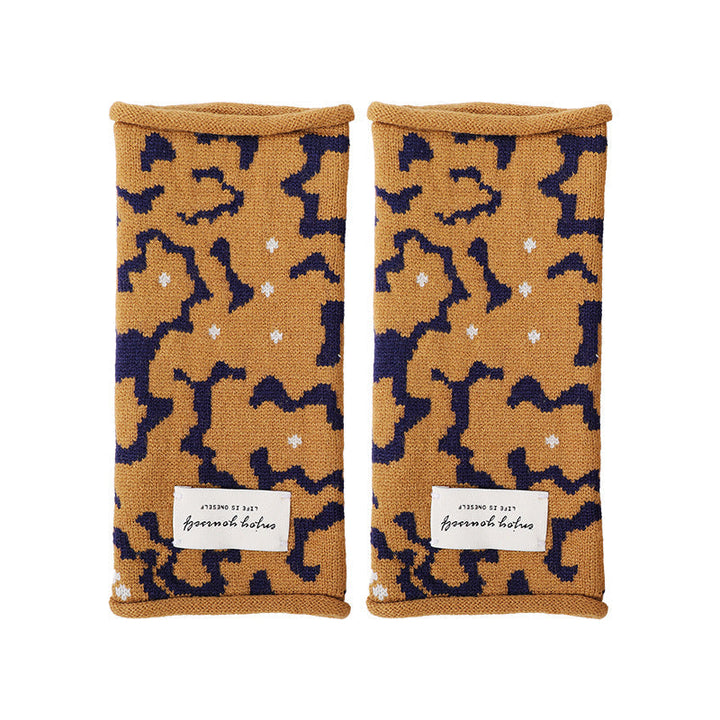 Geometric Warm Gloves
